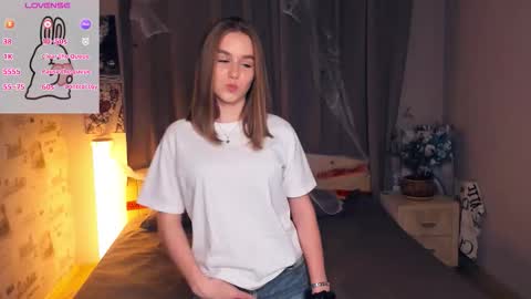 Snapshot of trinahillier chatting on 7, 11, 2025 Bubbles online show from 7, 11, 2025