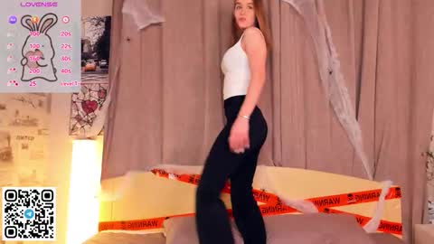 Snapshot of trinahillier chatting on 18, 11, 2025 Bubbles online show from 18, 11, 2025