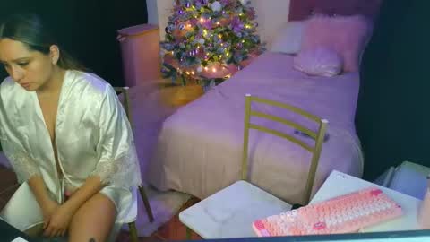 Snapshot of trinitych_ chatting on 28, 11, 2025 trinitych_ online show from 28, 11, 2025