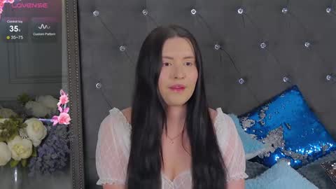 trisha_winslet online show from 12, 1, 2025