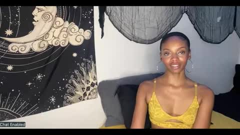 trixie_luv online show from 19, 11, 2025