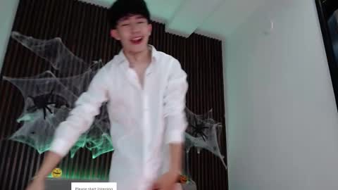 Troy online show from 14, 10, 2025