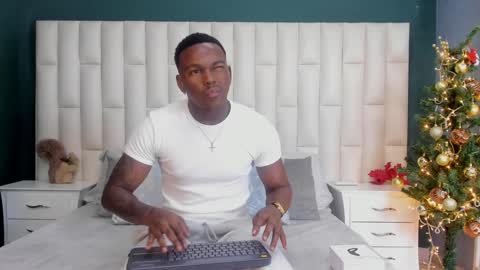 Snapshot of troykhalil chatting on 23, 12, 2024 Troy Khalil online show from 23, 12, 2024