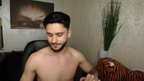 Snapshot of troywade chatting on 22, 5, 2026 TroyWade online show from 22, 5, 2026