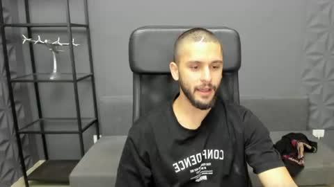 Snapshot of troywade chatting on 19, 6, 2026 TroyWade online show from 19, 6, 2026
