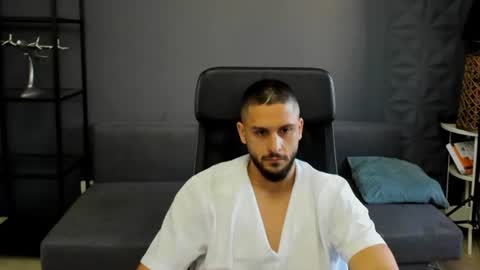 Snapshot of troywade chatting on 28, 6, 2026 TroyWade online show from 28, 6, 2026