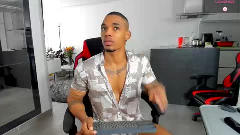 Snapshot of troywesly_ chatting on 19, 10, 2025 Troy wesly online show from 19, 10, 2025