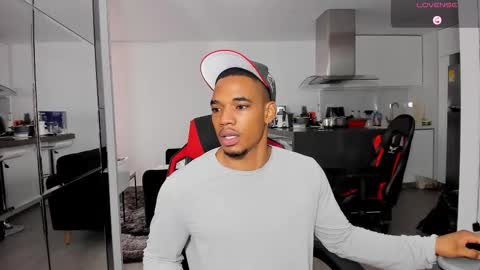 Snapshot of troywesly_ chatting on 6, 11, 2025 Troy wesly online show from 6, 11, 2025