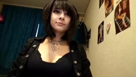 Snapshot of trudymersereau chatting on 26, 2, 2026 Poly online show from 26, 2, 2026