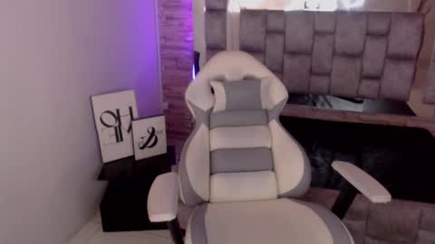 Snapshot of truelove_art chatting on 10, 2, 2025 online show from 10, 2, 2025