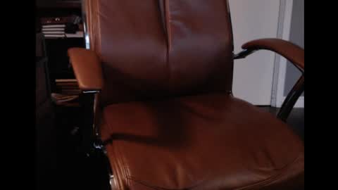 Snapshot of trvler72 chatting on 28, 4, 2026 trvler72 online show from 28, 4, 2026