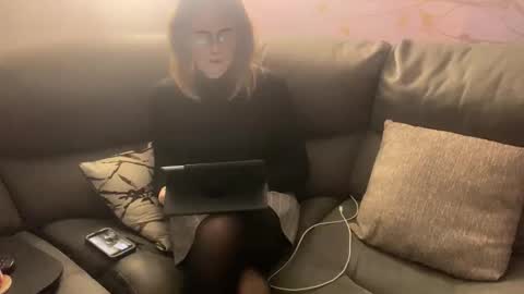 Hunnibun online show from 6, 2, 2026