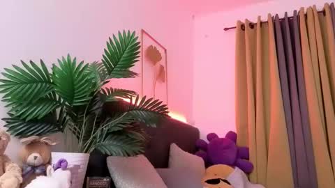 Snapshot of tsnathaliasilvana chatting on 4, 2, 2026 Bella Ratbu online show from 4, 2, 2026