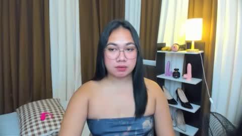 Snapshot of tsuncutkaren chatting on 2, 10, 2025 Karen Oquio online show from 2, 10, 2025
