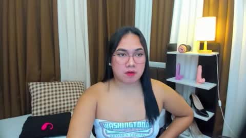 Snapshot of tsuncutkaren chatting on 18, 10, 2025 Karen Oquio online show from 18, 10, 2025