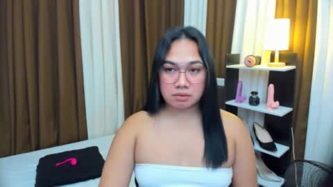 Snapshot of tsuncutkaren chatting on 24, 10, 2025 Karen Oquio online show from 24, 10, 2025