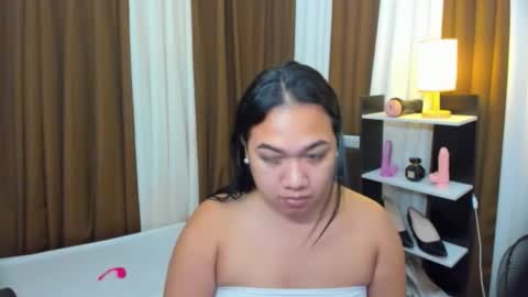 Snapshot of tsuncutkaren chatting on 26, 10, 2025 Karen Oquio online show from 26, 10, 2025