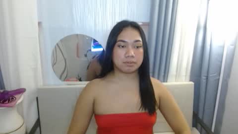 Snapshot of tsuncutkaren chatting on 6, 11, 2025 Karen Oquio online show from 6, 11, 2025