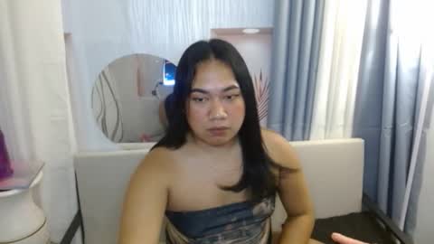 Snapshot of tsuncutkaren chatting on 7, 11, 2025 Karen Oquio online show from 7, 11, 2025