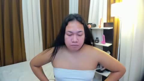 Snapshot of tsuncutkaren chatting on 20, 11, 2025 Karen Oquio online show from 20, 11, 2025