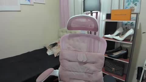 Snapshot of tsuncutmargauxx chatting on 13, 10, 2025 tsuncutmargauxx online show from 13, 10, 2025