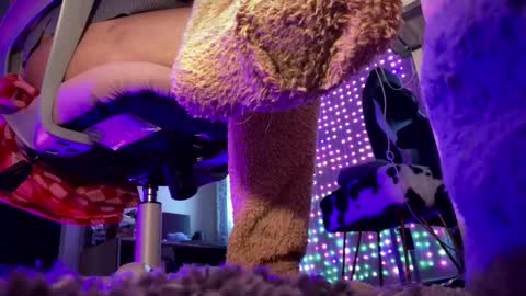 Snapshot of tsunderenextdoor chatting on 14, 10, 2025 MOCHI NEXT DOOR online show from 14, 10, 2025