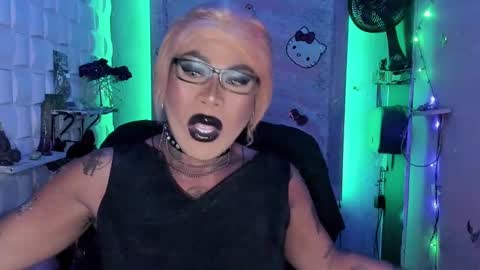 Snapshot of tsviolett chatting on 25, 2, 2025 BellaRoxanna online show from 25, 2, 2025