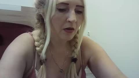 Snapshot of ttrnynela chatting on 25, 10, 2025 Ttrnynela online show from 25, 10, 2025