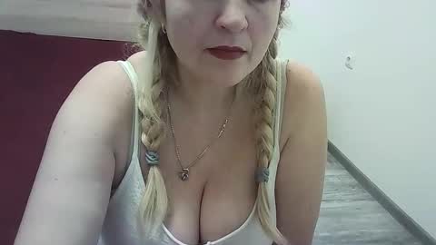 Snapshot of ttrnynela chatting on 8, 1, 2026 Ttrnynela online show from 8, 1, 2026