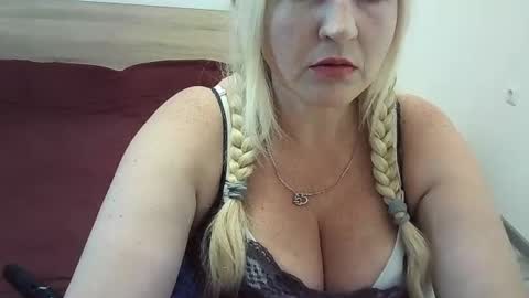 Snapshot of ttrnynela chatting on 26, 6, 2026 Ttrnynela online show from 26, 6, 2026