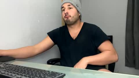 Snapshot of tuamante000 chatting on 4, 12, 2024 Stimulation make me Cum in Public or in Pvt online show from 4, 12, 2024