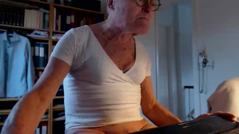 FINN but call me NANNA online show from 2, 12, 2025