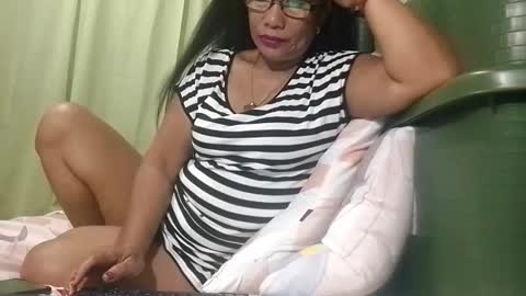 Snapshot of tuchmegently chatting on 22, 10, 2025 Mae online show from 22, 10, 2025