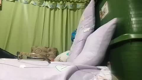 Snapshot of tuchmegently chatting on 6, 11, 2025 Mae online show from 6, 11, 2025