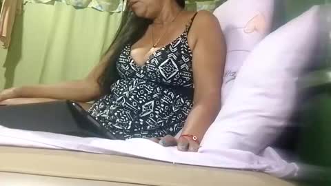 Snapshot of tuchmegently chatting on 7, 11, 2025 Mae online show from 7, 11, 2025