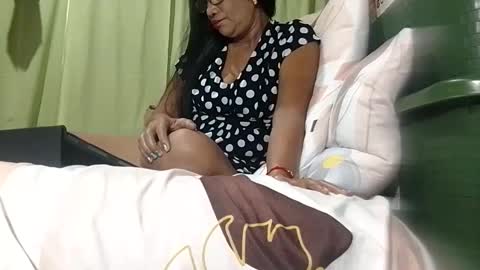 Snapshot of tuchmegently chatting on 12, 11, 2025 Mae online show from 12, 11, 2025