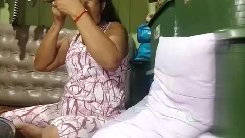 Snapshot of tuchmegently chatting on 23, 11, 2025 Mae online show from 23, 11, 2025