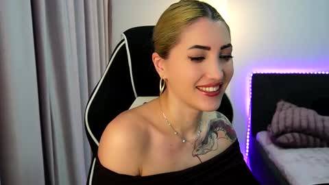 Snapshot of tweety_twist chatting on 17, 2, 2026 MayCarrey online show from 17, 2, 2026