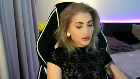 Snapshot of tweety_twist chatting on 27, 2, 2026 MayCarrey online show from 27, 2, 2026