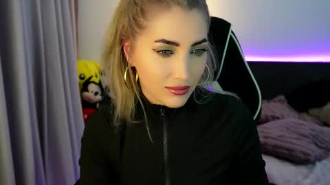 Snapshot of tweety_twist chatting on 2, 3, 2026 MayCarrey online show from 2, 3, 2026