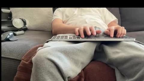 Snapshot of twinkboylover321 chatting on 22, 2, 2026 Tell me what to do online show from 22, 2, 2026