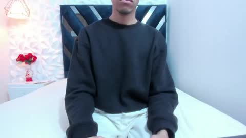 Snapshot of twinks08 chatting on 5, 2, 2025 twinks08 online show from 5, 2, 2025