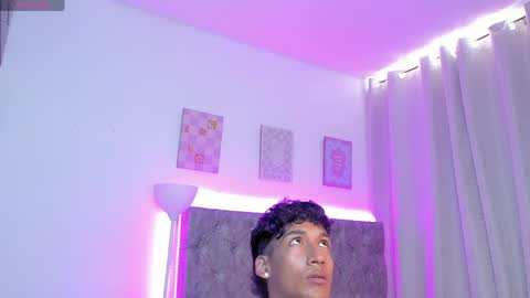 twinksboys_23 online show from 22, 4, 2026