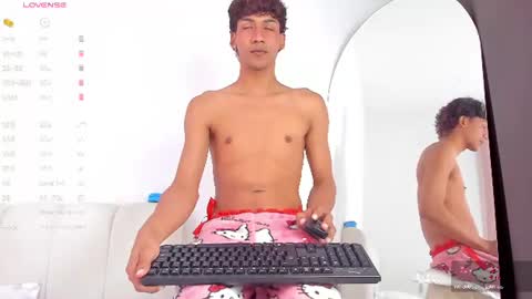 Snapshot of twinksboys_23 chatting on 20, 7, 2026 twinksboys_23 online show from 20, 7, 2026
