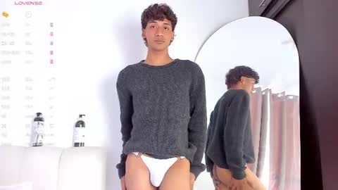 Snapshot of twinksboys_23 chatting on 22, 7, 2026 twinksboys_23 online show from 22, 7, 2026