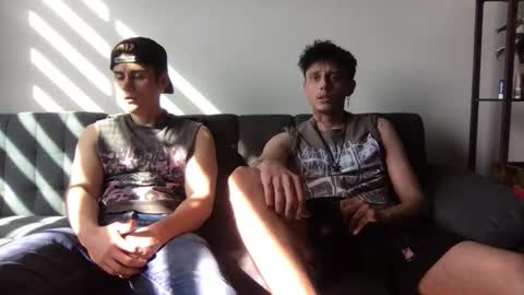 Snapshot of twinksguys360 chatting on 31, 10, 2025 Derrick online show from 31, 10, 2025