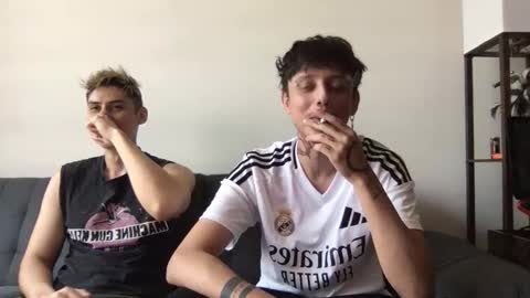 Snapshot of twinksguys360 chatting on 18, 11, 2025 Derrick online show from 18, 11, 2025