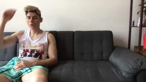 Snapshot of twinksguys360 chatting on 19, 11, 2025 Derrick online show from 19, 11, 2025