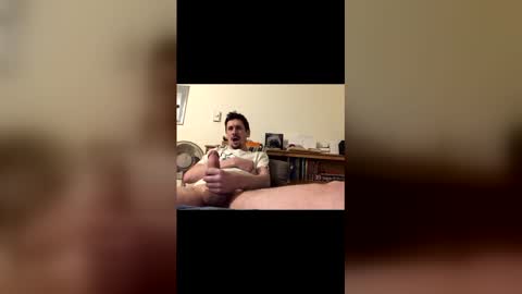 Snapshot of twinkymcgee1234 chatting on 26, 11, 2025 TwinkyMcgee online show from 26, 11, 2025