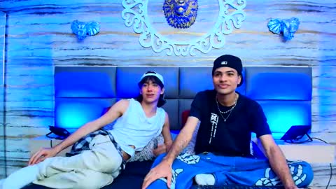 twinslovers_ online show from 19, 9, 2025